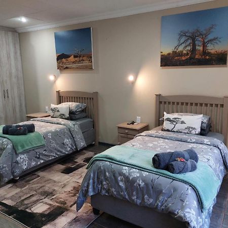 Wisteria Lane Guesthouse Postmasburg Екстериор снимка