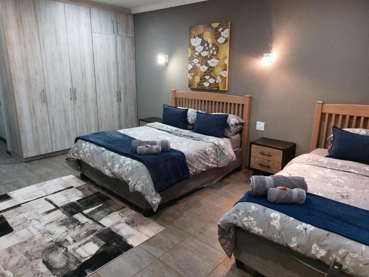 Wisteria Lane Guesthouse Postmasburg Екстериор снимка