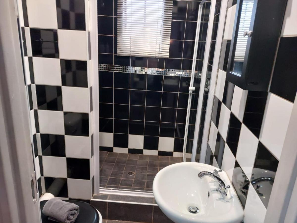 Wisteria Lane Guesthouse Postmasburg Екстериор снимка