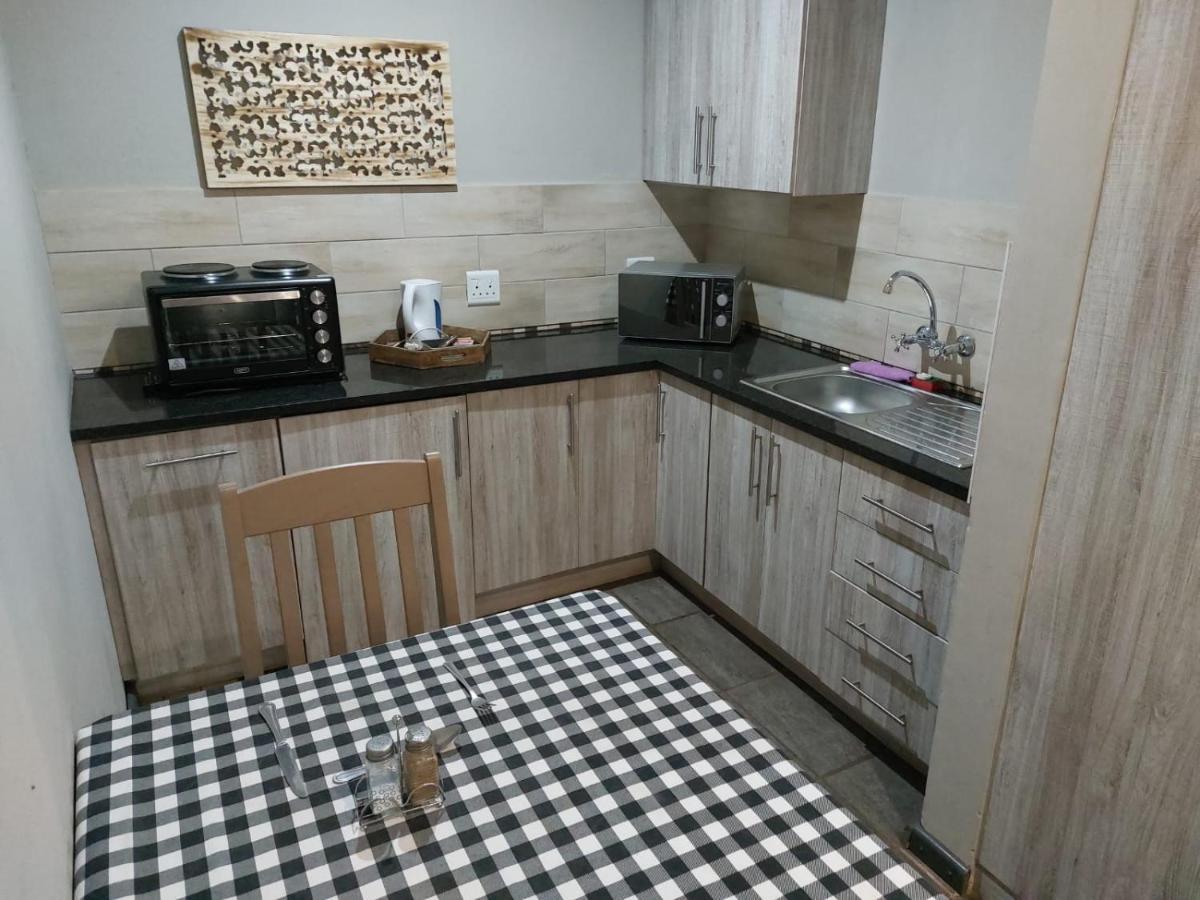 Wisteria Lane Guesthouse Postmasburg Екстериор снимка