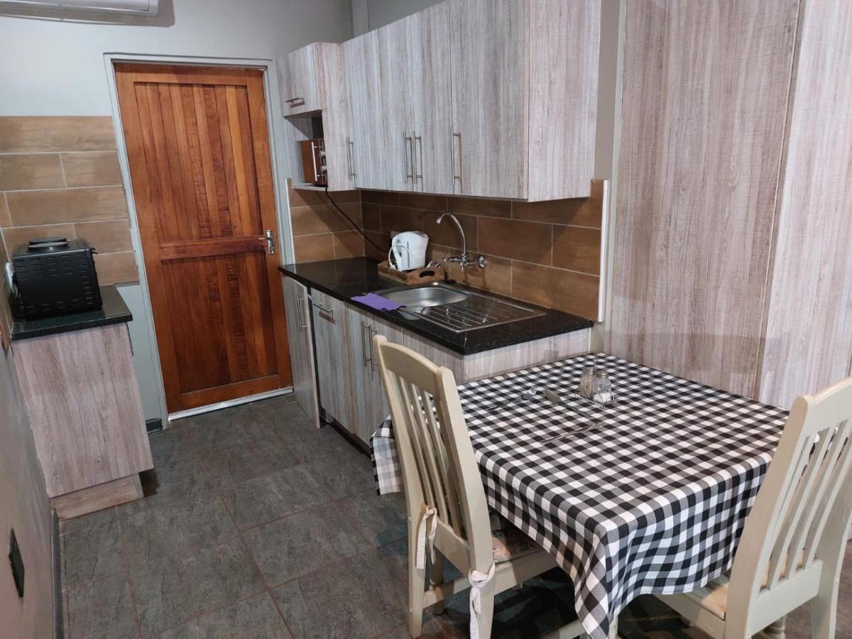 Wisteria Lane Guesthouse Postmasburg Екстериор снимка