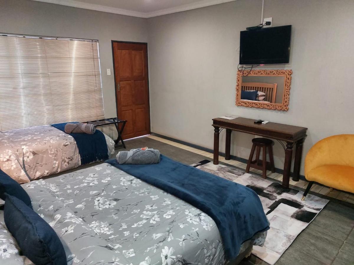 Wisteria Lane Guesthouse Postmasburg Екстериор снимка