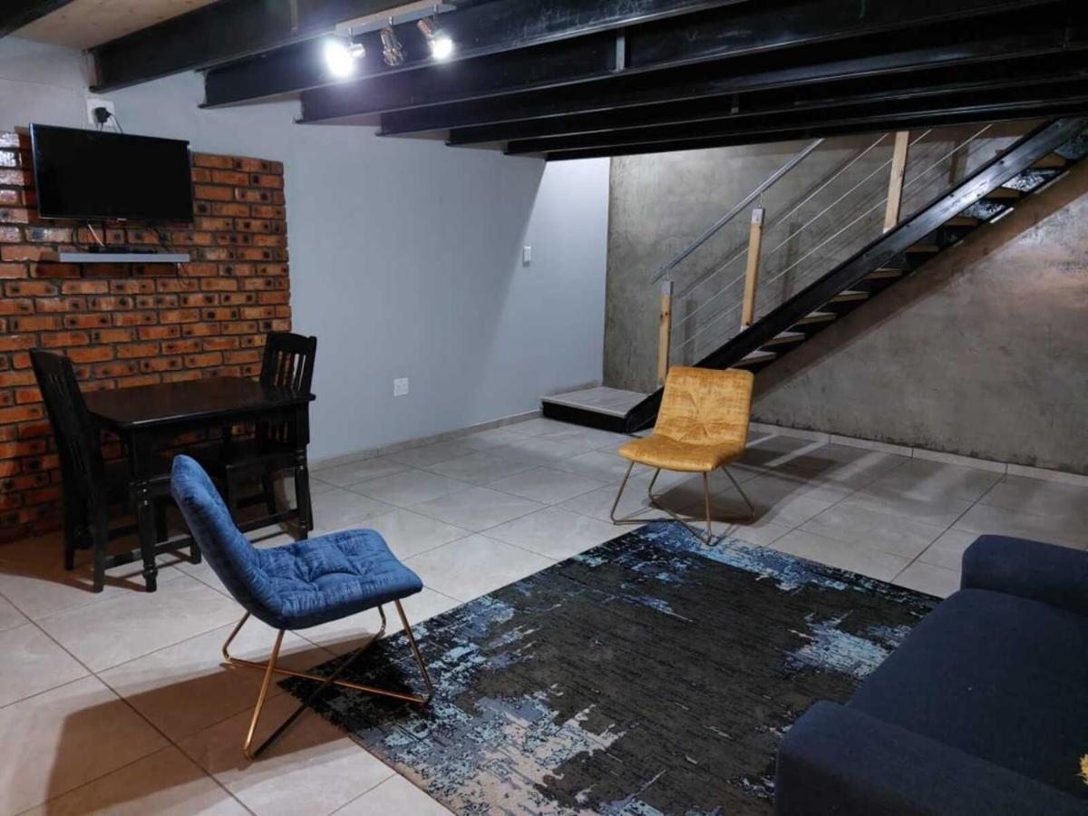 Wisteria Lane Guesthouse Postmasburg Екстериор снимка