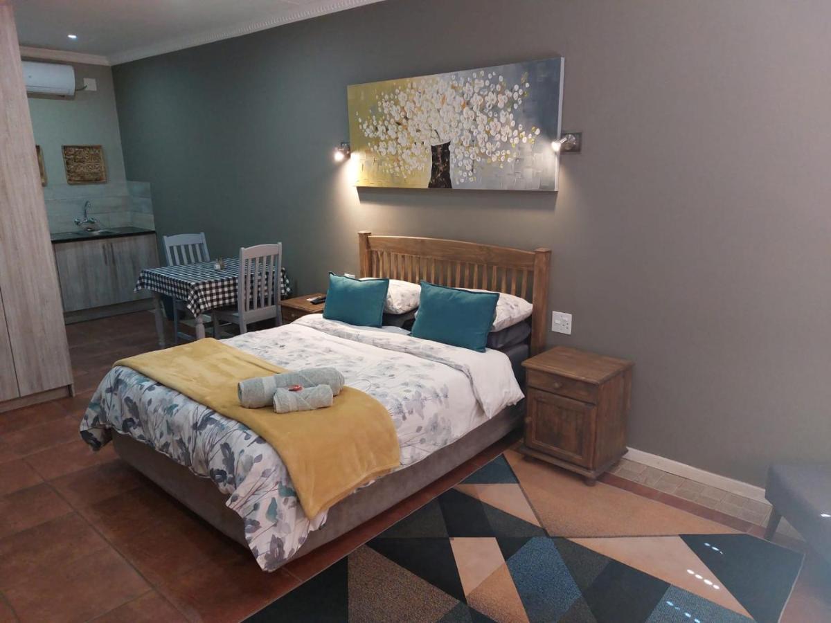 Wisteria Lane Guesthouse Postmasburg Екстериор снимка
