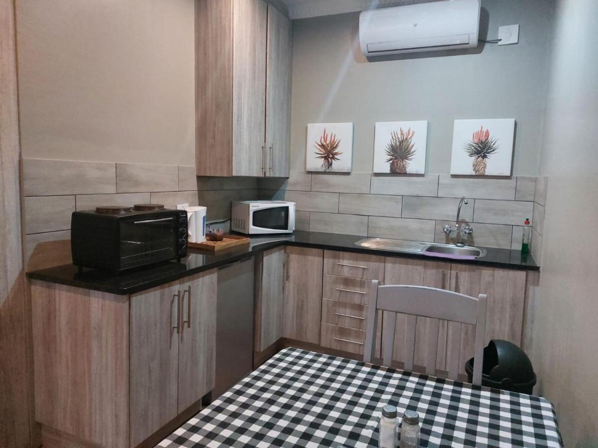 Wisteria Lane Guesthouse Postmasburg Екстериор снимка