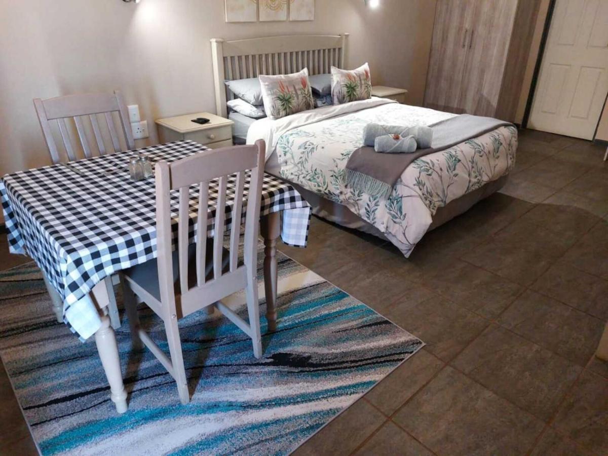 Wisteria Lane Guesthouse Postmasburg Екстериор снимка
