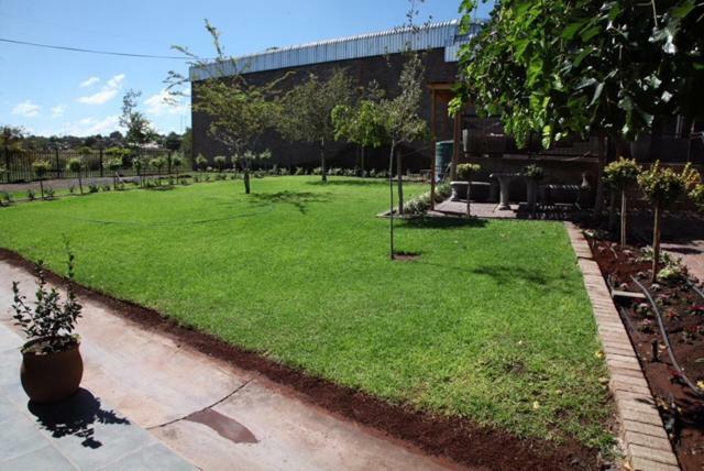 Wisteria Lane Guesthouse Postmasburg Екстериор снимка